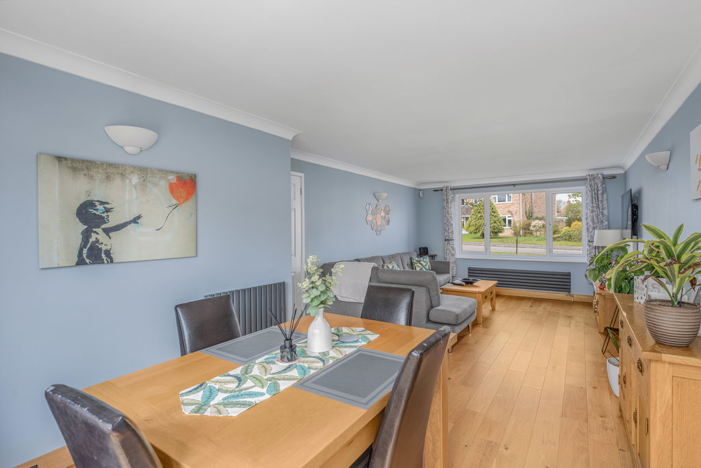 Gauntlets Close Bloxham